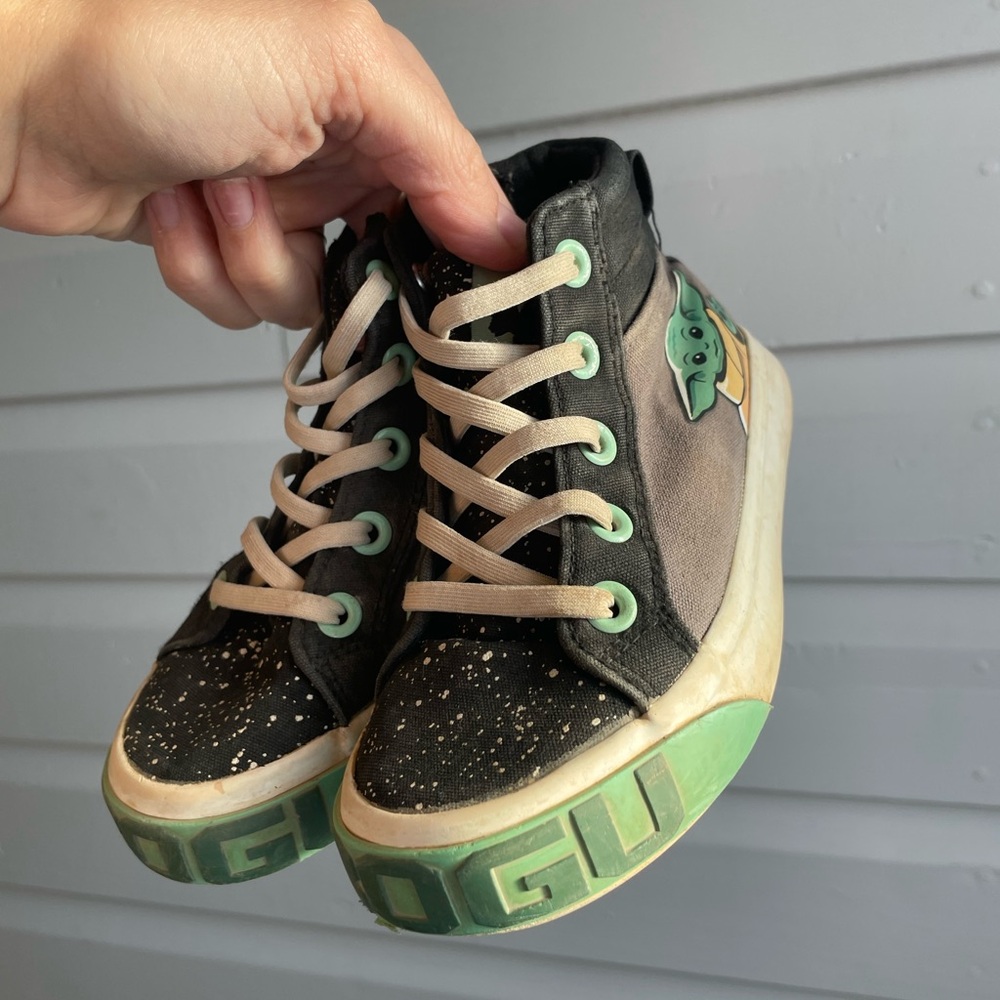Kids High-Top Sneakers with Green Accent Grogu